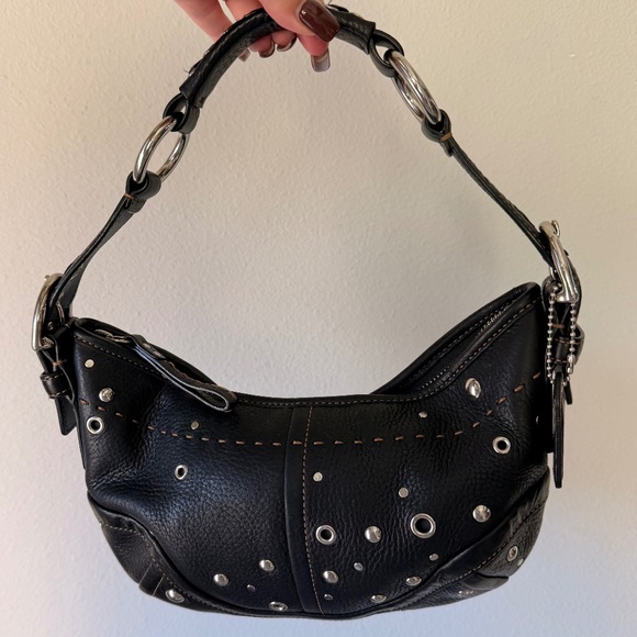 Coach Handbags - 🖤GORGEOUS Vintage Coach Leather Black Studded Rivet Soho Shoulder Bag F10931 🖤